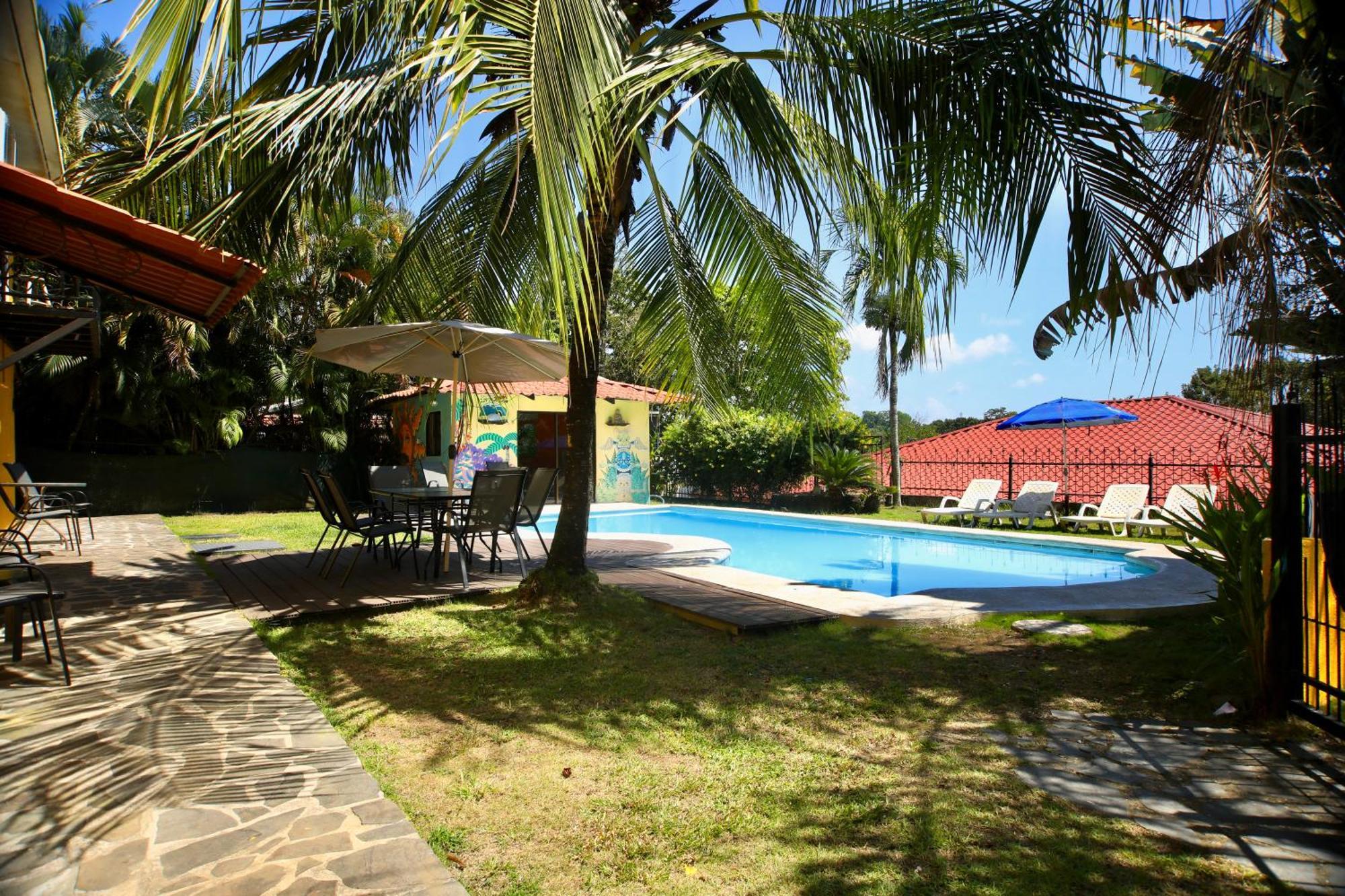 Wipeout Hostel Jaco Exterior photo